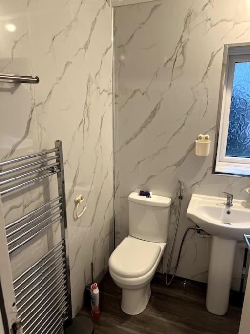 Spacious City Centre Home Near Hospital & M5 Worcester Zewnętrze zdjęcie