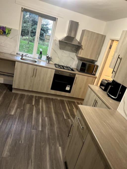 Spacious City Centre Home Near Hospital & M5 Worcester Zewnętrze zdjęcie